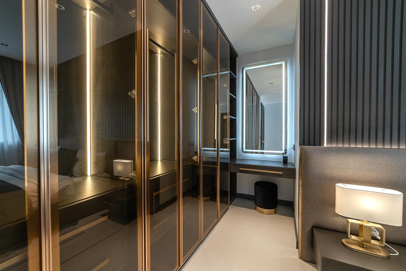 Sintered stone bathroom detail