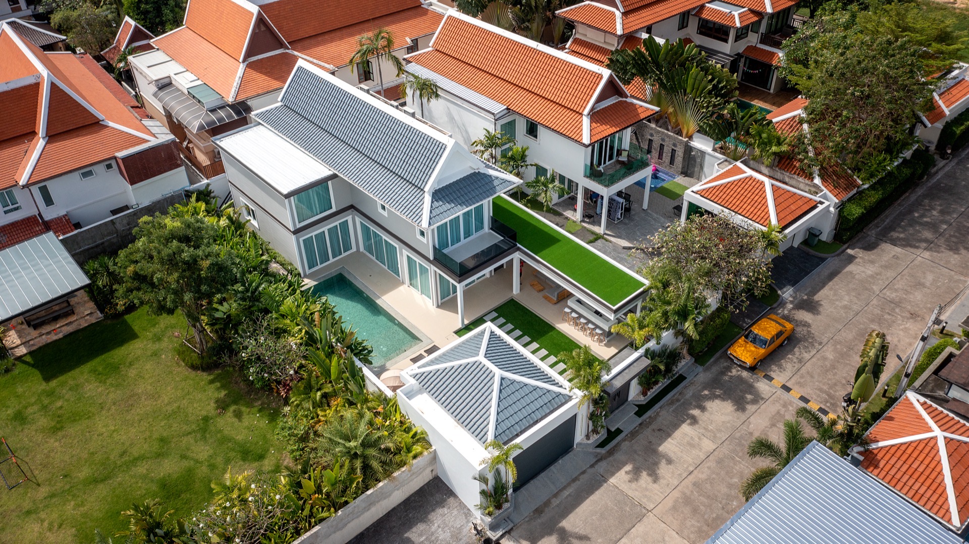 Thabali 120 Pool Villa Pattaya - Image 1